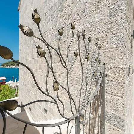 Villa Hvar Majestic: Seaside Centre Retreat