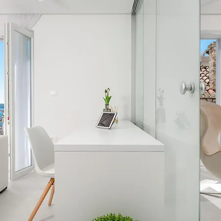 Villa Hvar Majestic: Seaside Centre Retreat