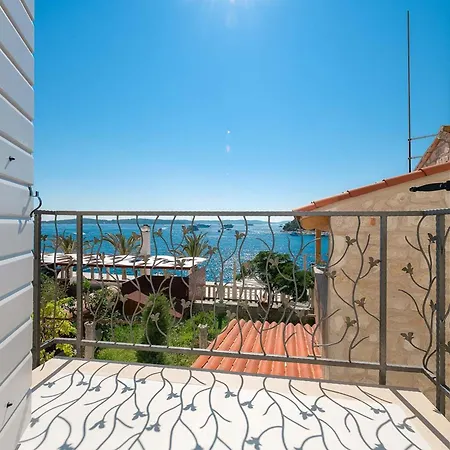 Hvar Majestic: Seaside Centre Retreat Hvar Town